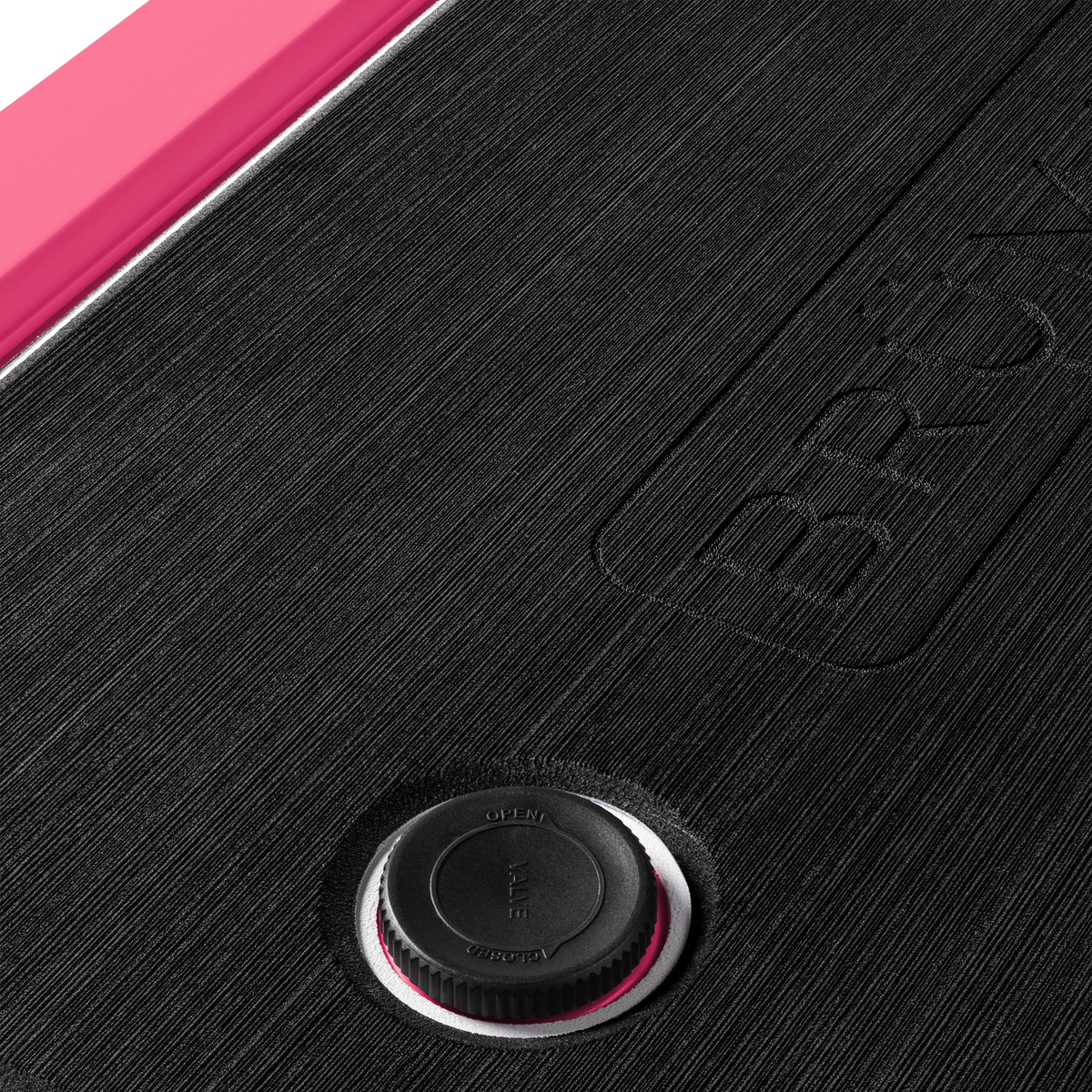 brutank-a9 brutank-55qt-neonpink-vent.png